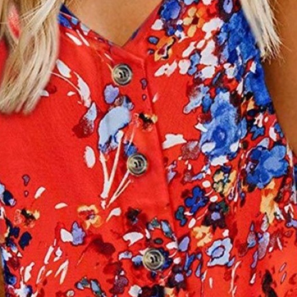 🆕 Loose V-Neck Cami - Picture 2 of 6